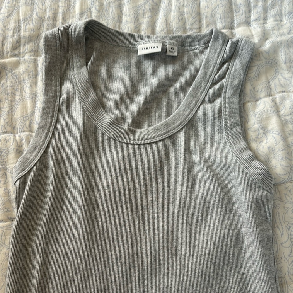 Heather Grey Babaton (Aritzia Brand) tank top in XS
